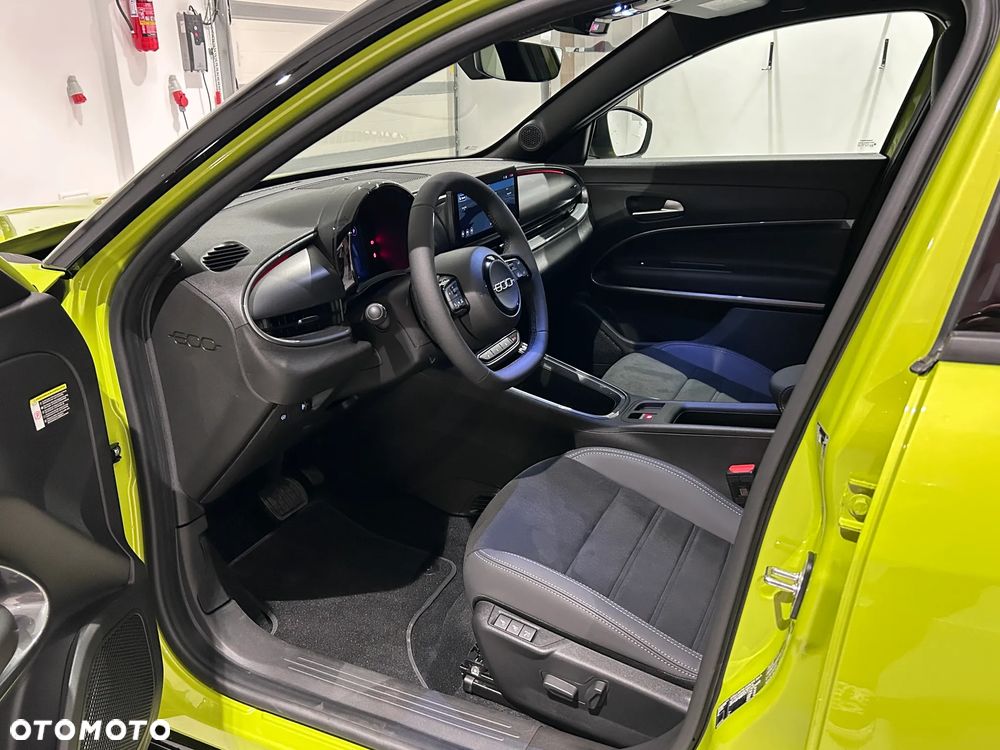 Fiat 600 1.2 Turbo Sport eDCT - 24
