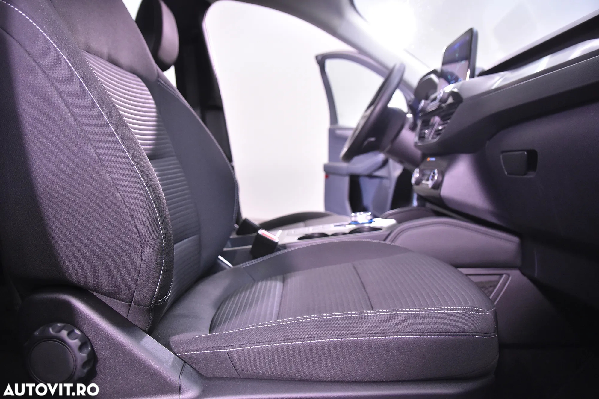 Ford Kuga - 11