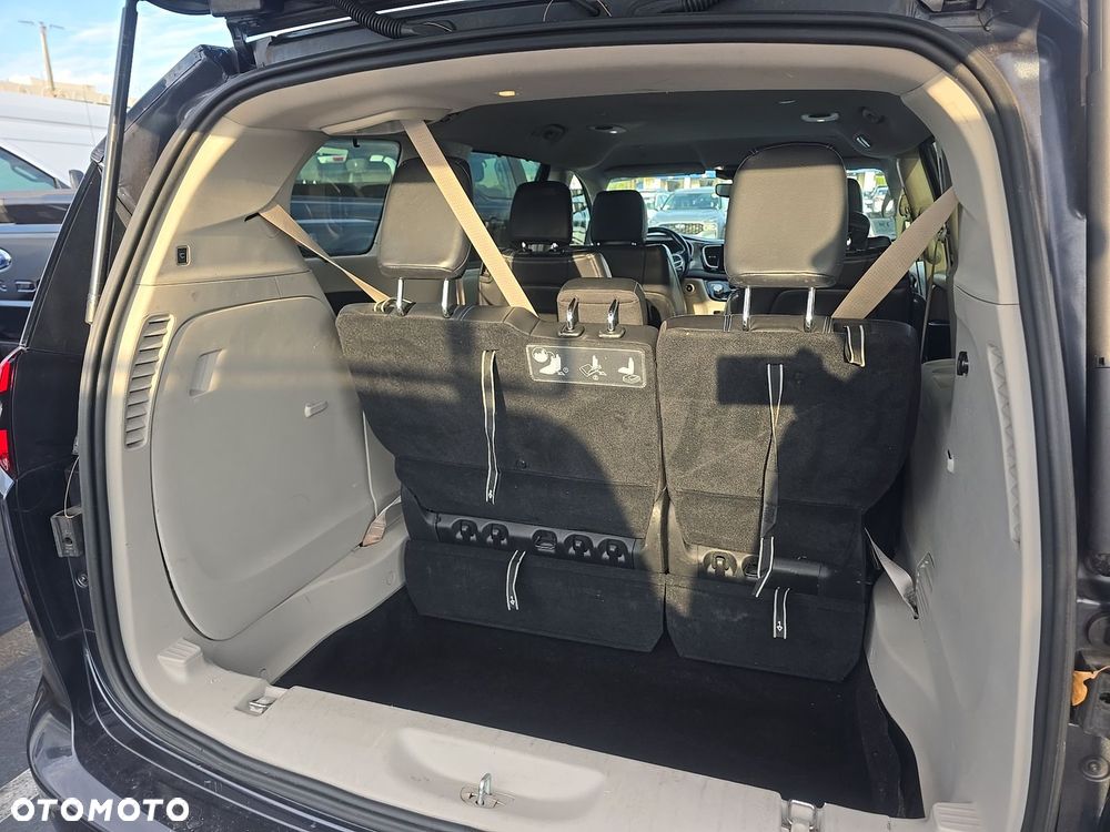 Chrysler Pacifica - 16