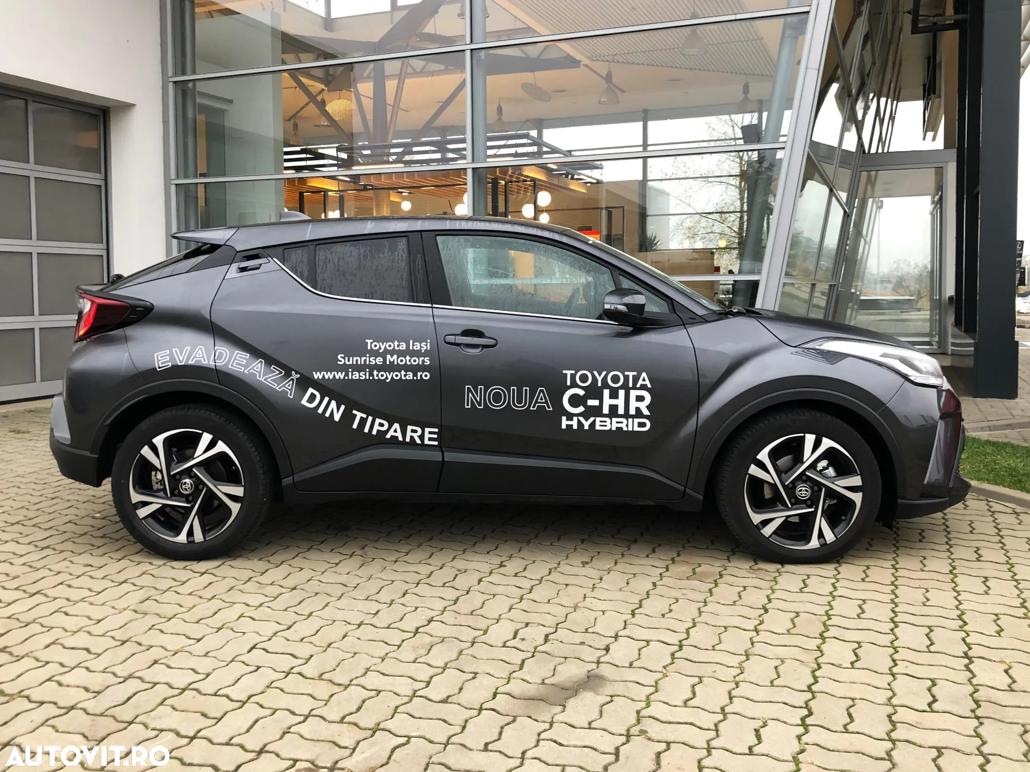 Toyota C-HR 1.8 HSD 122 CP 4x2 CVT Cult - 8