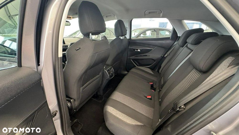 Peugeot 3008 1.2 PureTech Road Trip S&S - 34