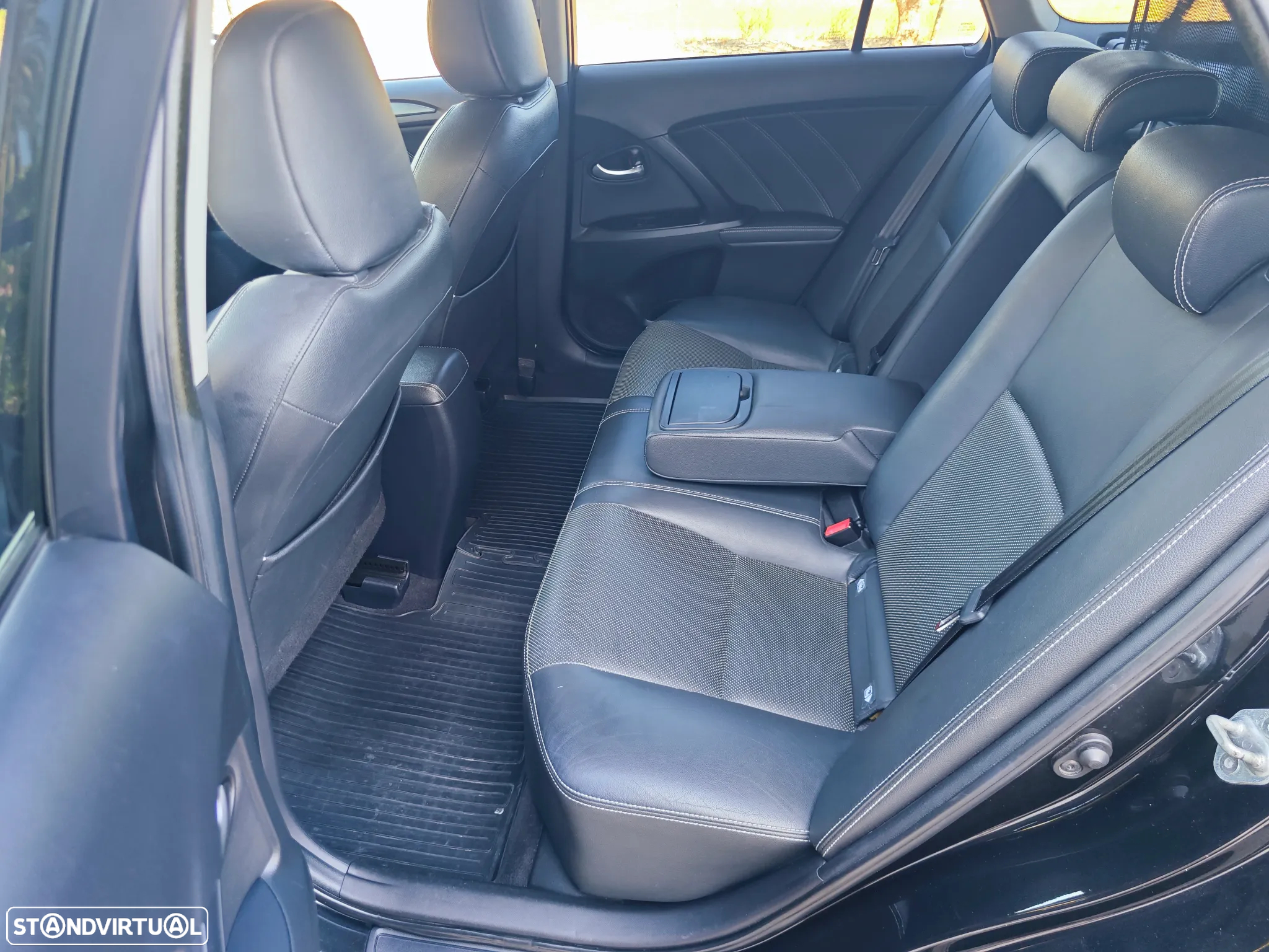 Toyota Avensis Touring Sports 2.0 D-4D Luxury+GPS - 7