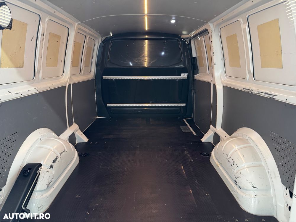 Volkswagen Transporter T6.1 - 17