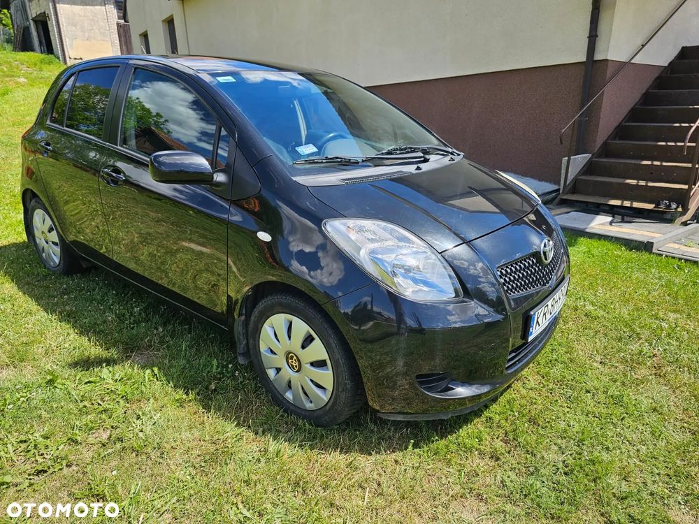 Toyota Yaris 1.3 VVT-i Sol - 1
