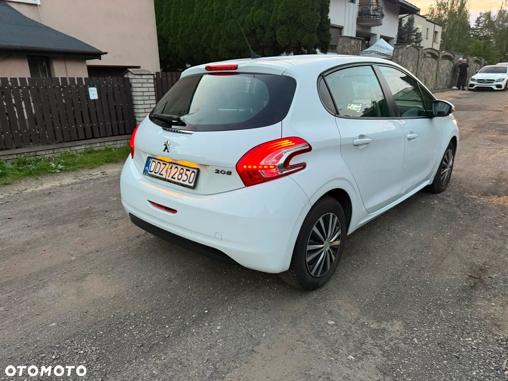 Peugeot 208 - 3