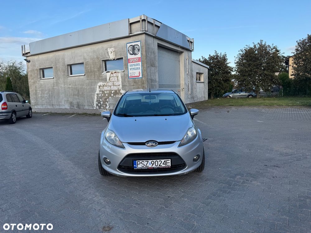 Ford Fiesta 1.6 TDCi DPF Trend - 12