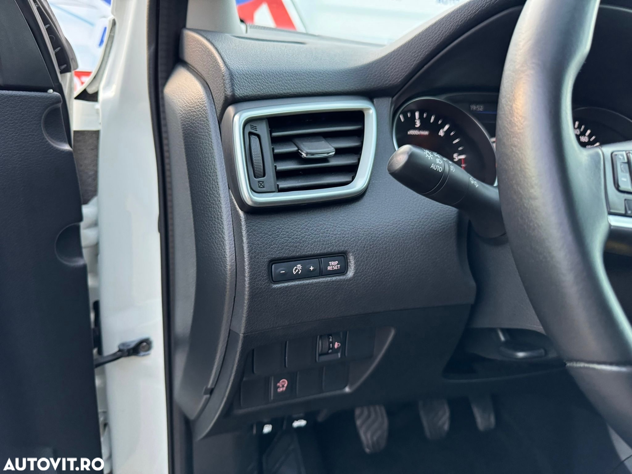 Nissan Qashqai 1.5 DCI N-CONNECTA - 26