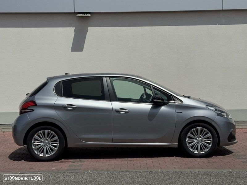 Peugeot 208 1.5 BlueHDi Signature - 32