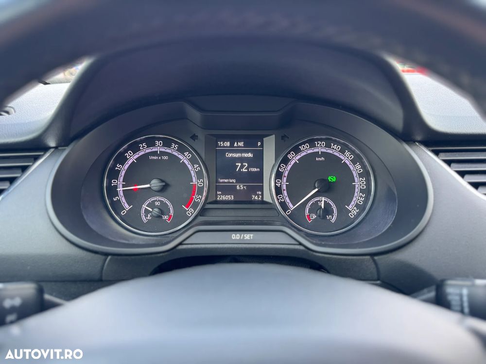 Skoda Octavia Combi 2.0 TDI DSG 4X4 Style - 13