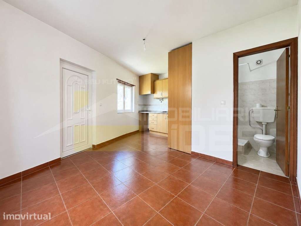 Invista com rentabilidade : Prédio com 4 apartamentos T1 e 1 Estúdi... - Grande imagem: 2/58