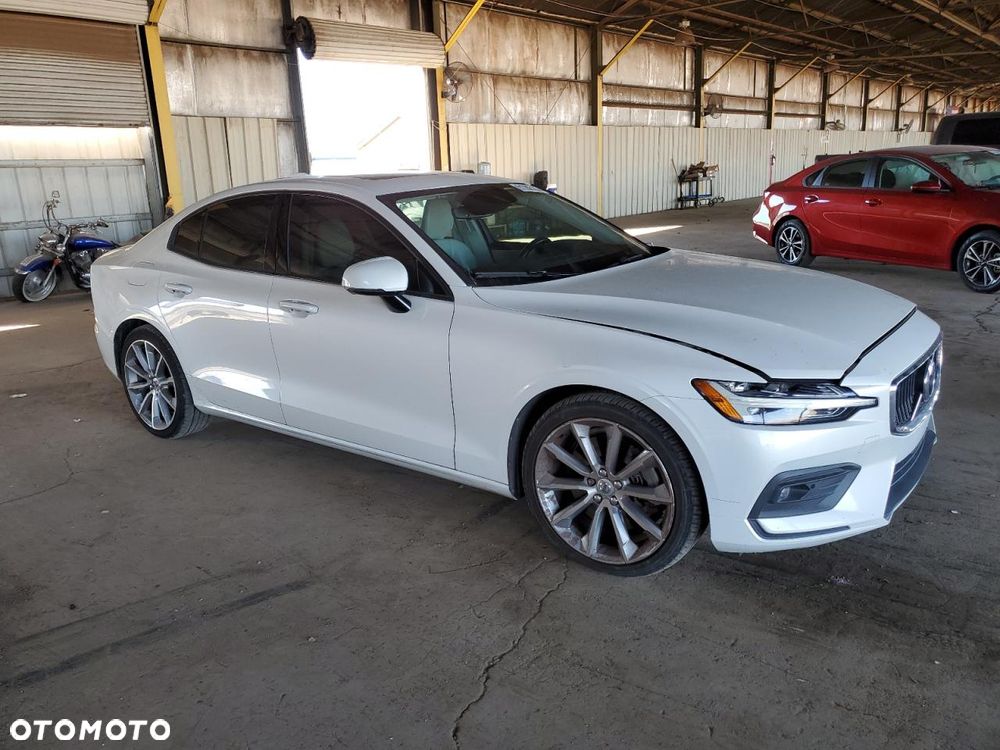 Volvo S60 T6 AWD Momentum Pro