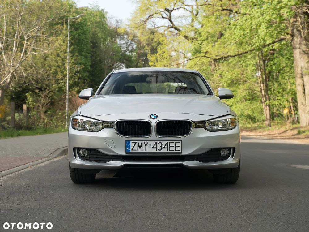 BMW Seria 3 318d - 3