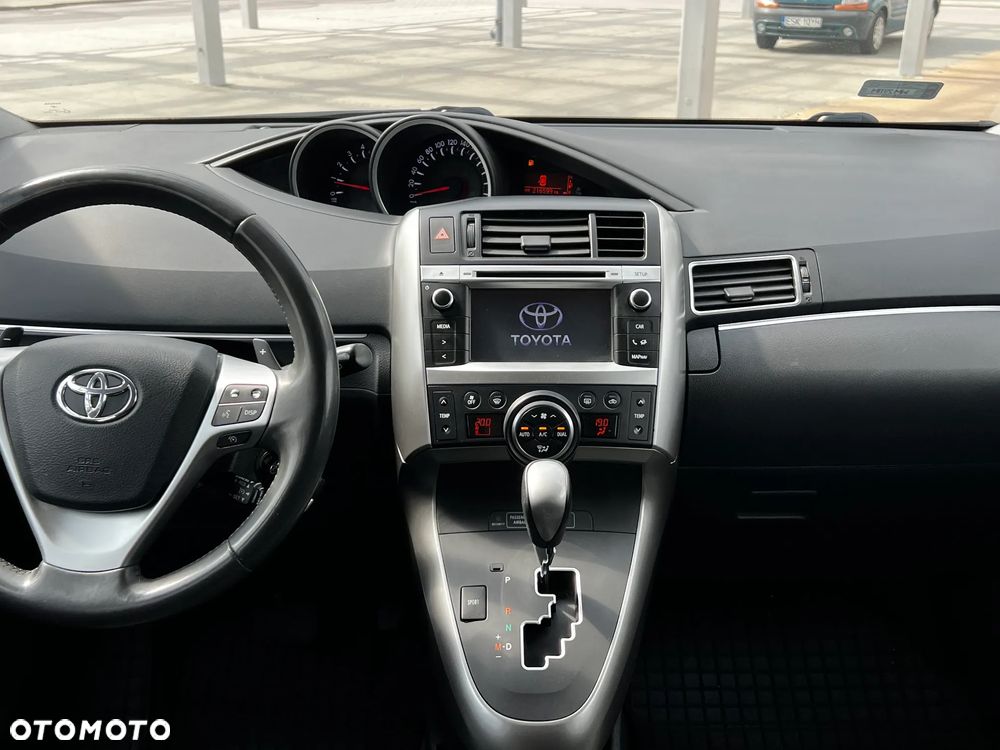 Toyota Verso 2.2 D-CAT Premium 7os - 23