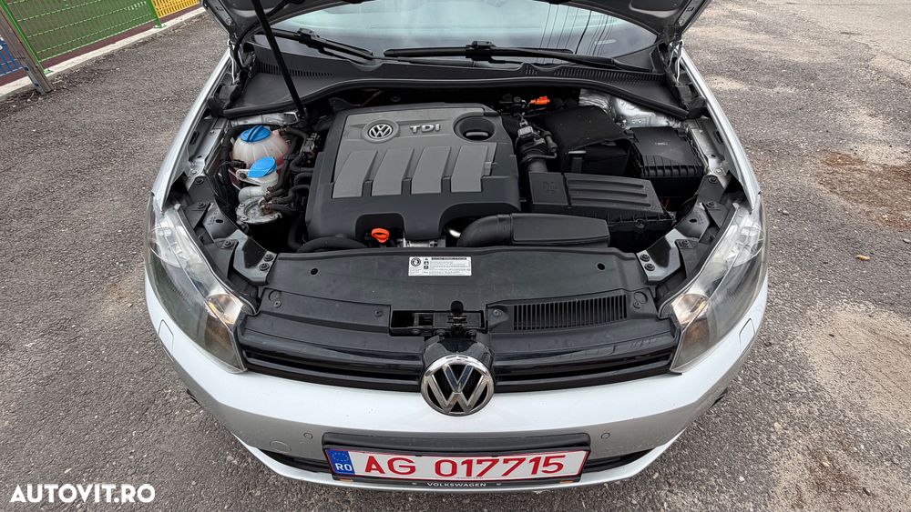 Volkswagen Golf - 6