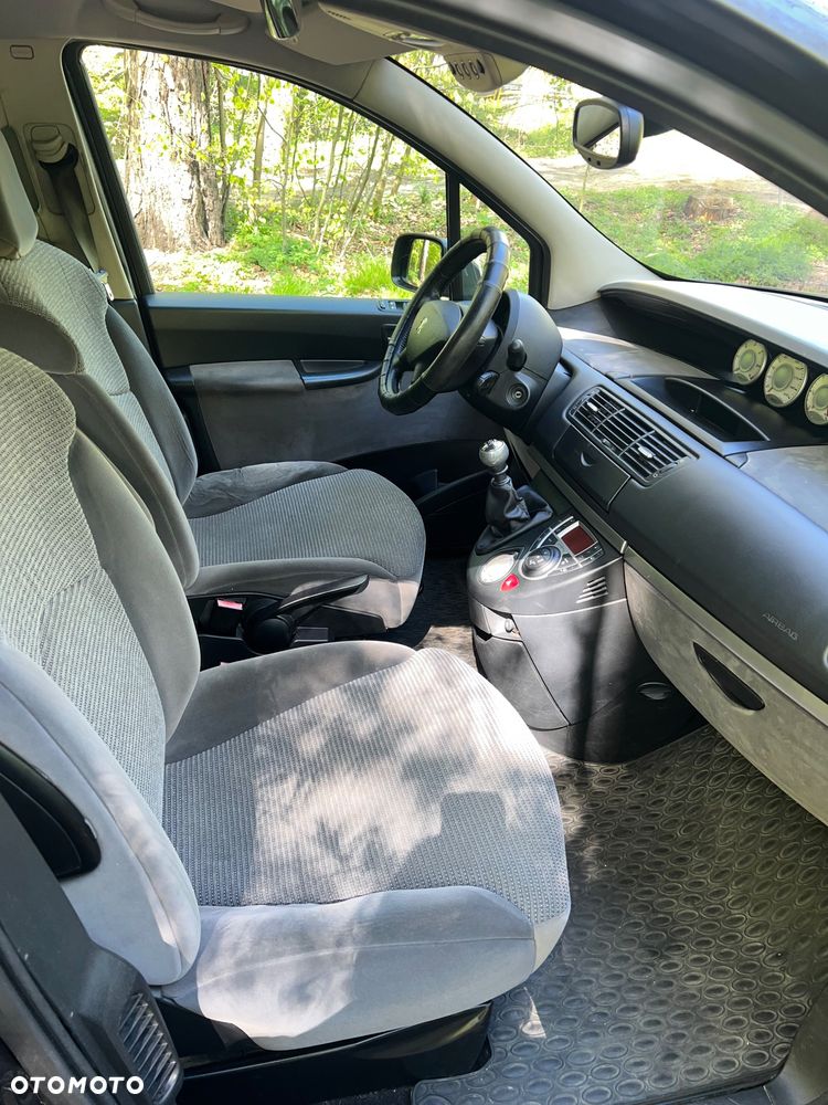 Peugeot 807 2.0 HDi Premium Euro5 - 15