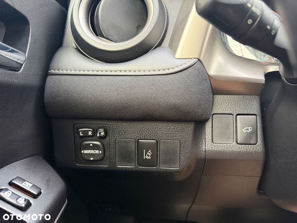 Toyota RAV4 - 9