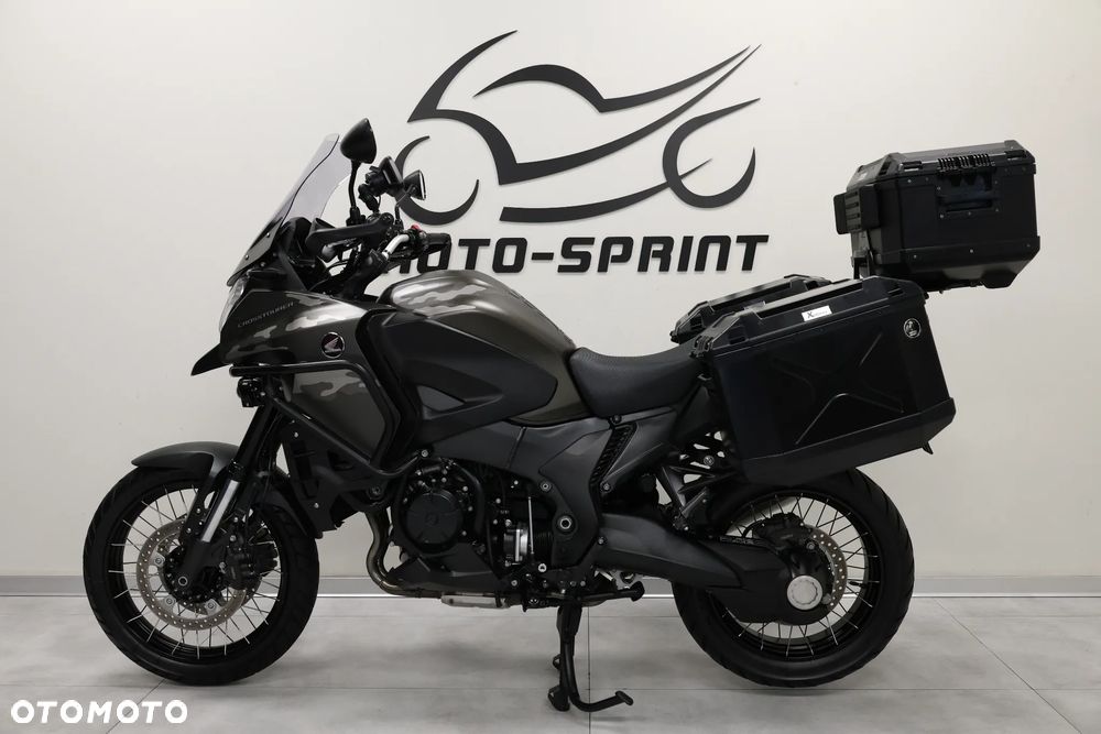 Honda VFR - 3