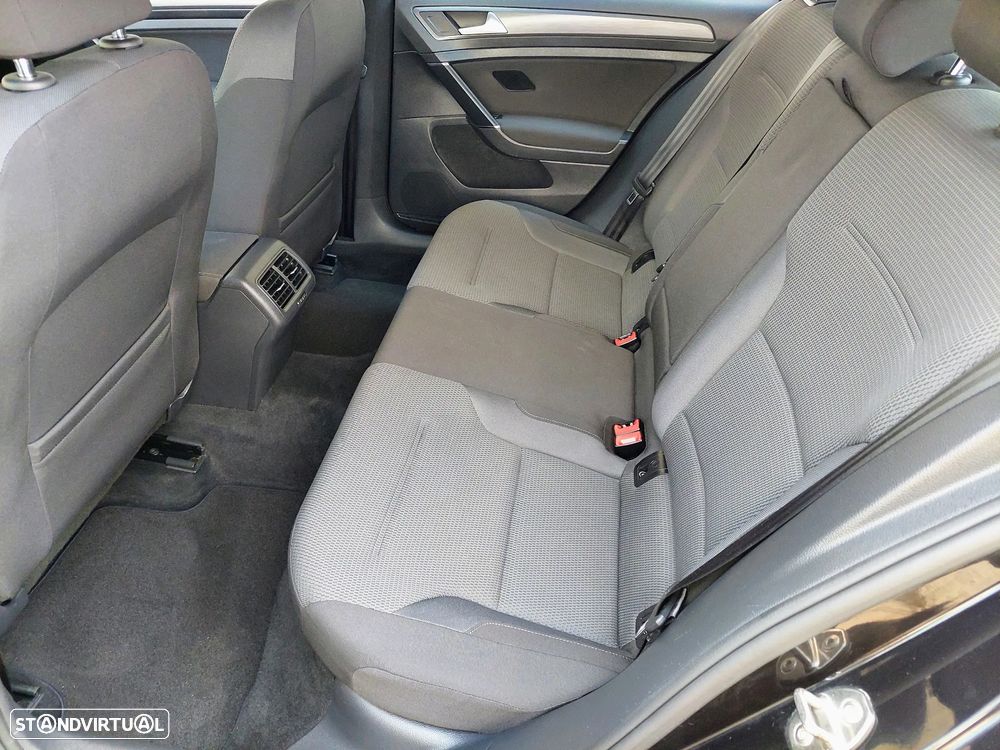 VW Golf 1.6 TDI Confortline - 50