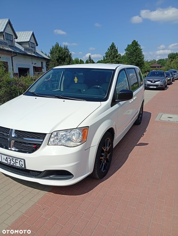Dodge Grand Caravan - 2