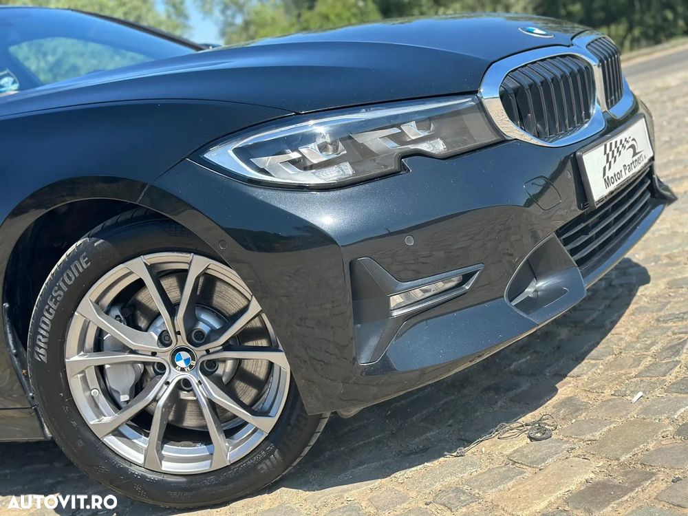 BMW Seria 3 330e Aut. Sport Line - 12