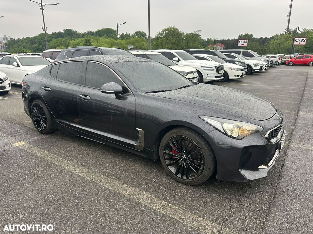 Kia Stinger - 2