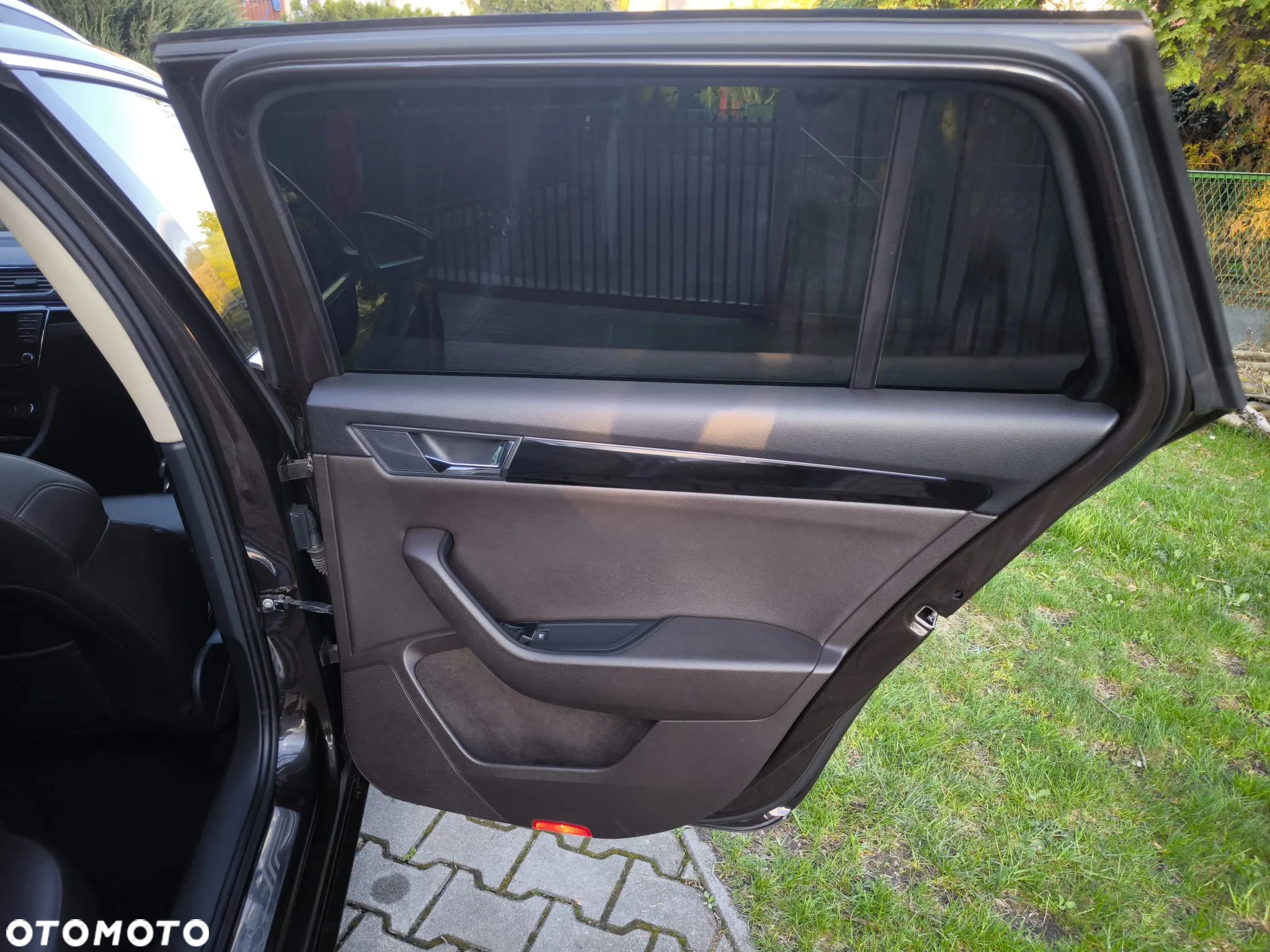 Skoda Superb 2.0 TDI 4x4 L&K DSG - 27