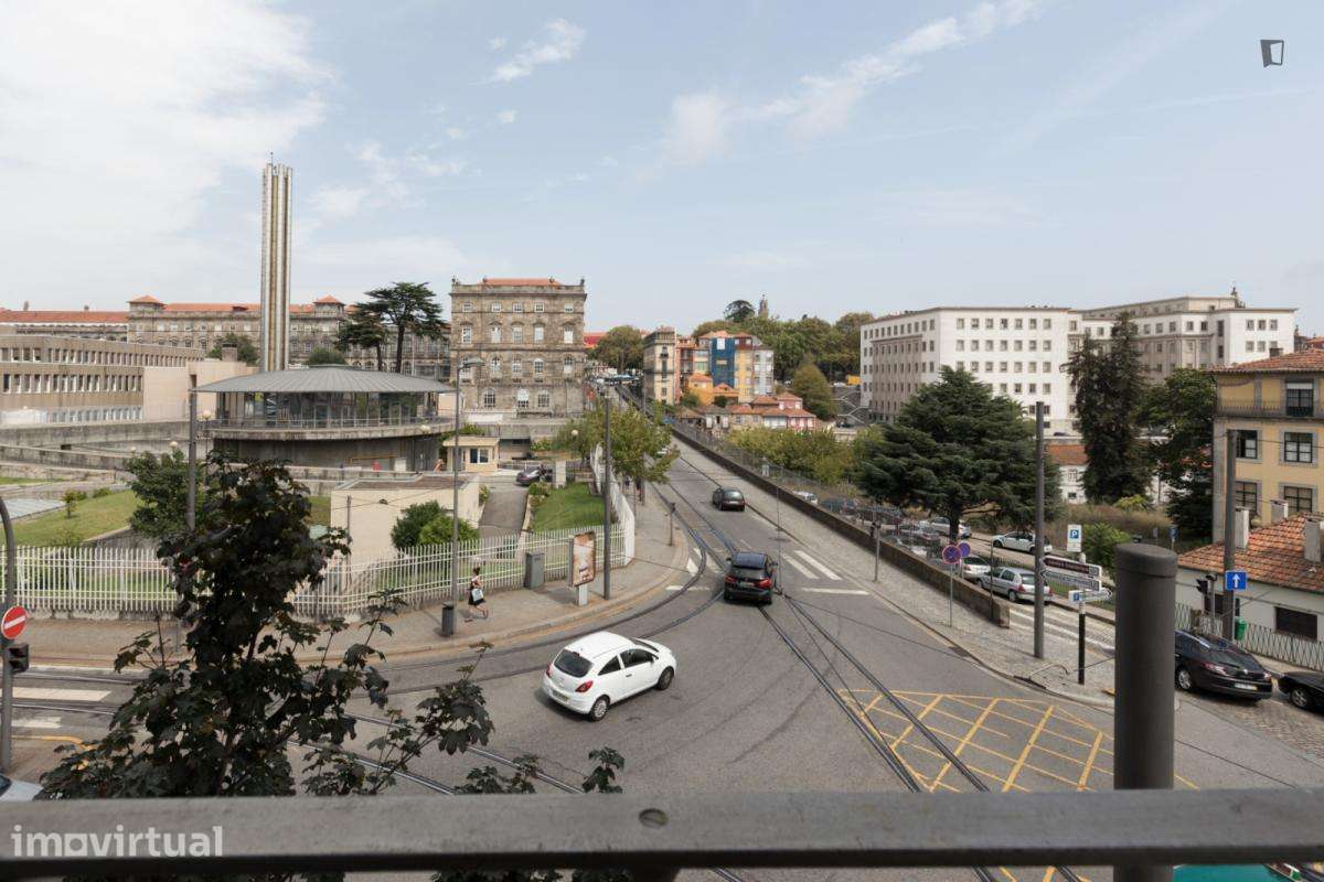 Quarto - localizado em Miragaia Porto - Grande imagem: 4/23