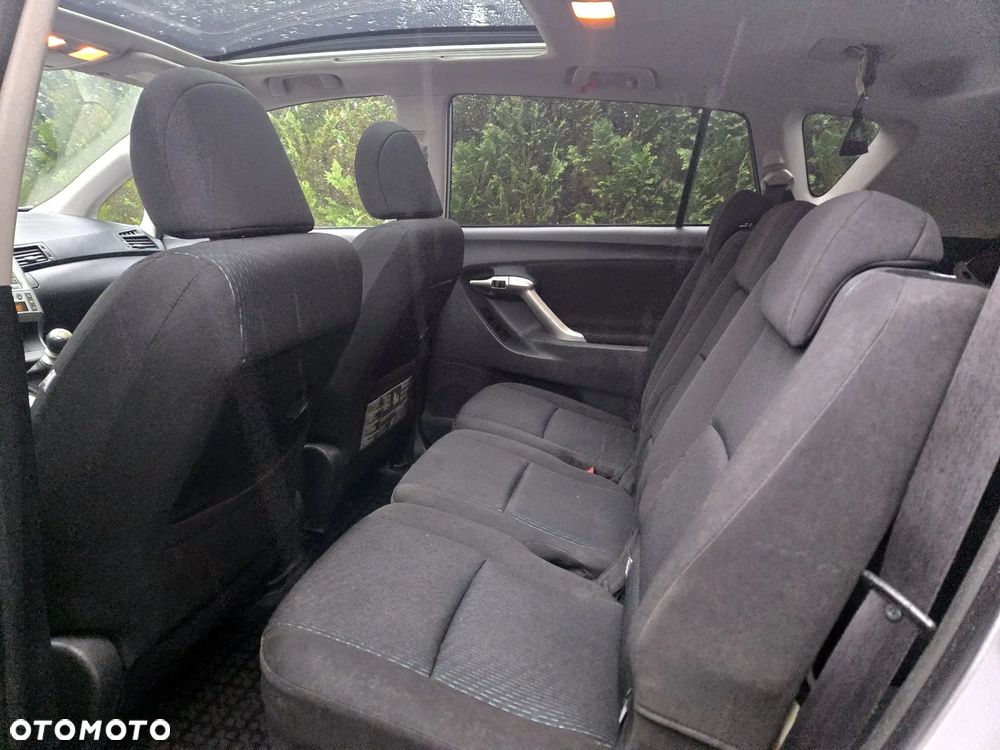 Toyota Verso 2.0 D-4D Executive - 8