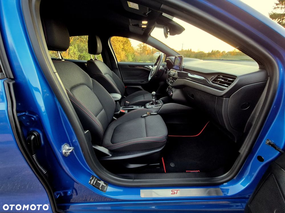 Ford Focus 1.5 EcoBoost Start-Stopp-System ST-Line - 32
