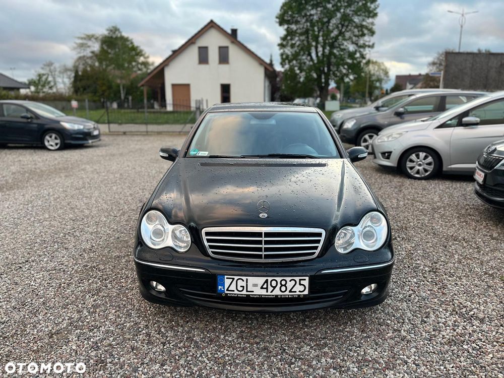 Mercedes-Benz Klasa C 180 Kompressor Automatik Avantgarde Sport Edition - 2