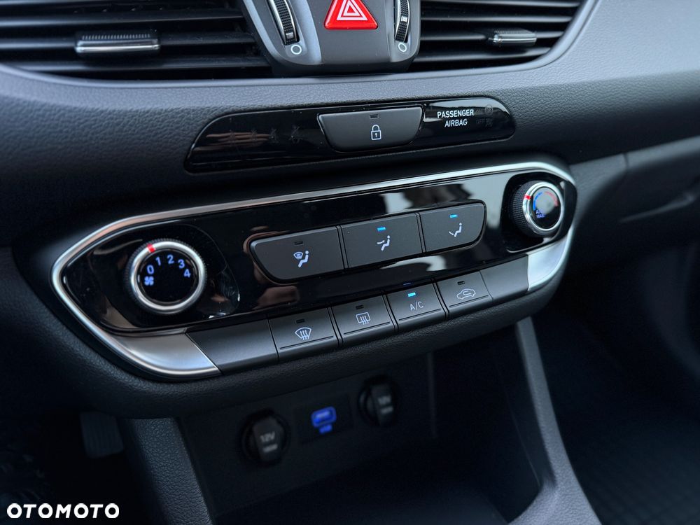 Hyundai i30 1.5 DPI Modern - 26