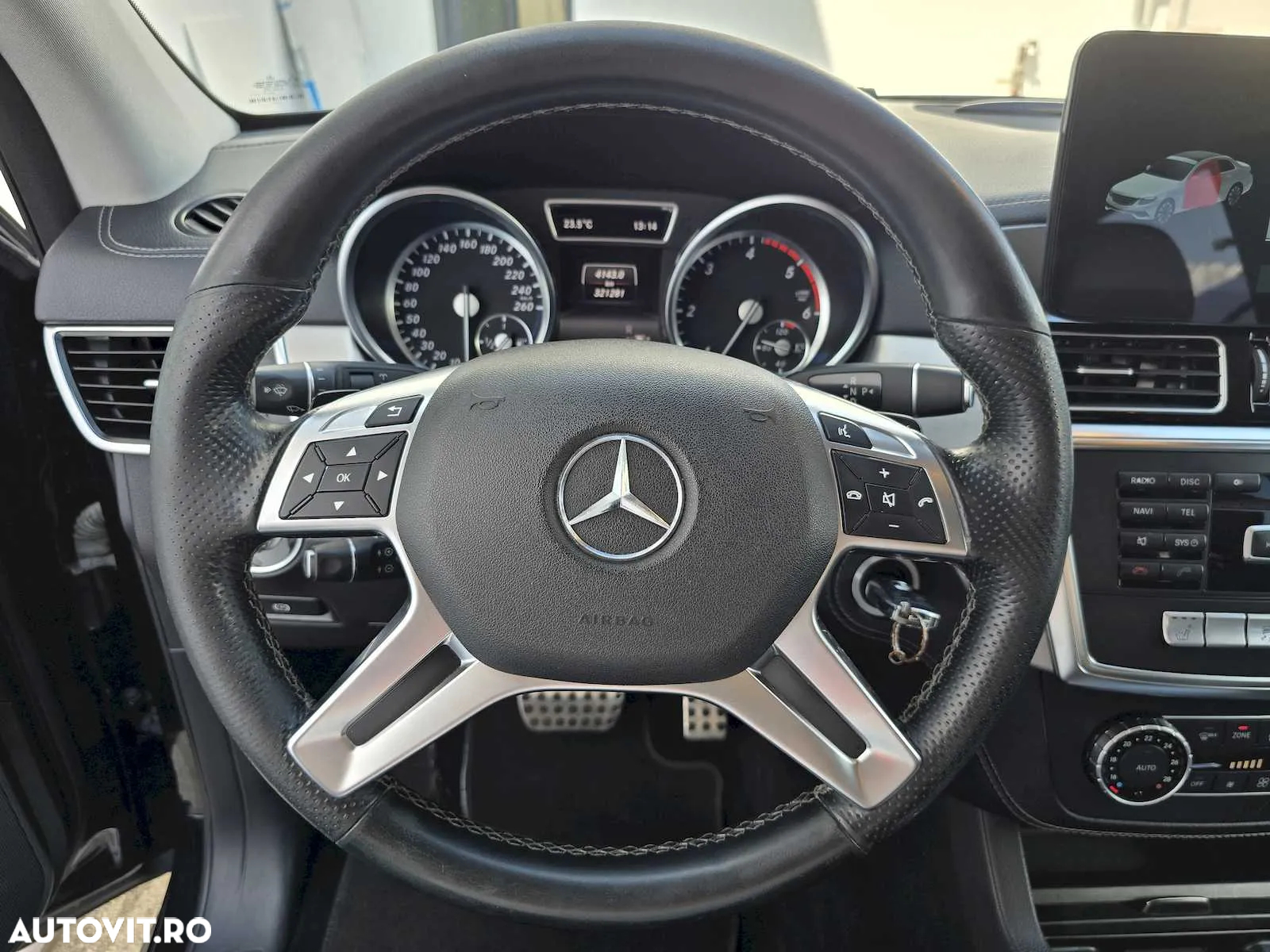 Mercedes-Benz ML 350 BlueTec 4MATIC Aut - 13