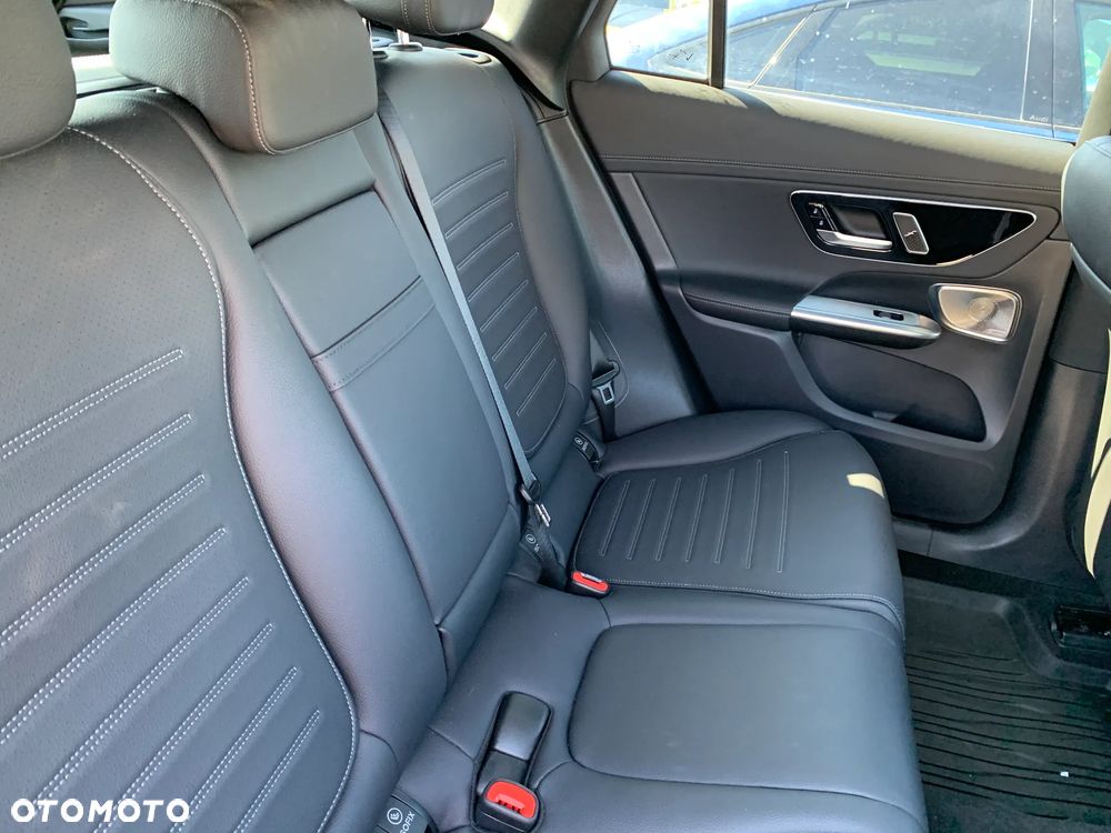 Mercedes-Benz GLC 300 4Matic 9G-TRONIC Avantgarde Advanced - 15