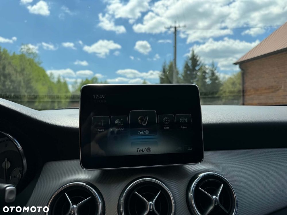 Mercedes-Benz CLA 200 7G-DCT - 10