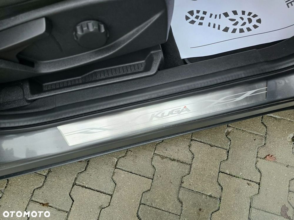 Ford Kuga - 40