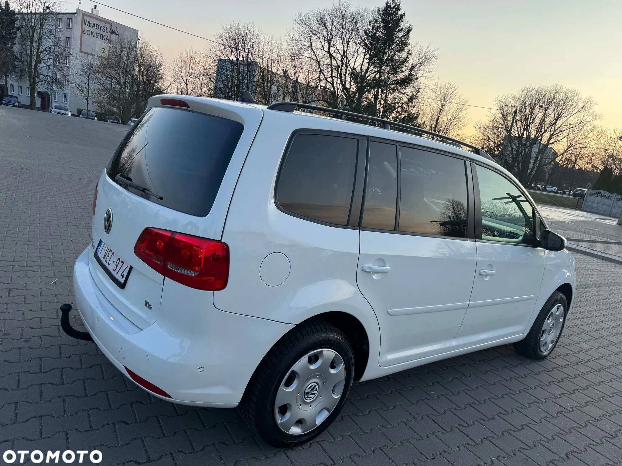 Volkswagen Touran - 11