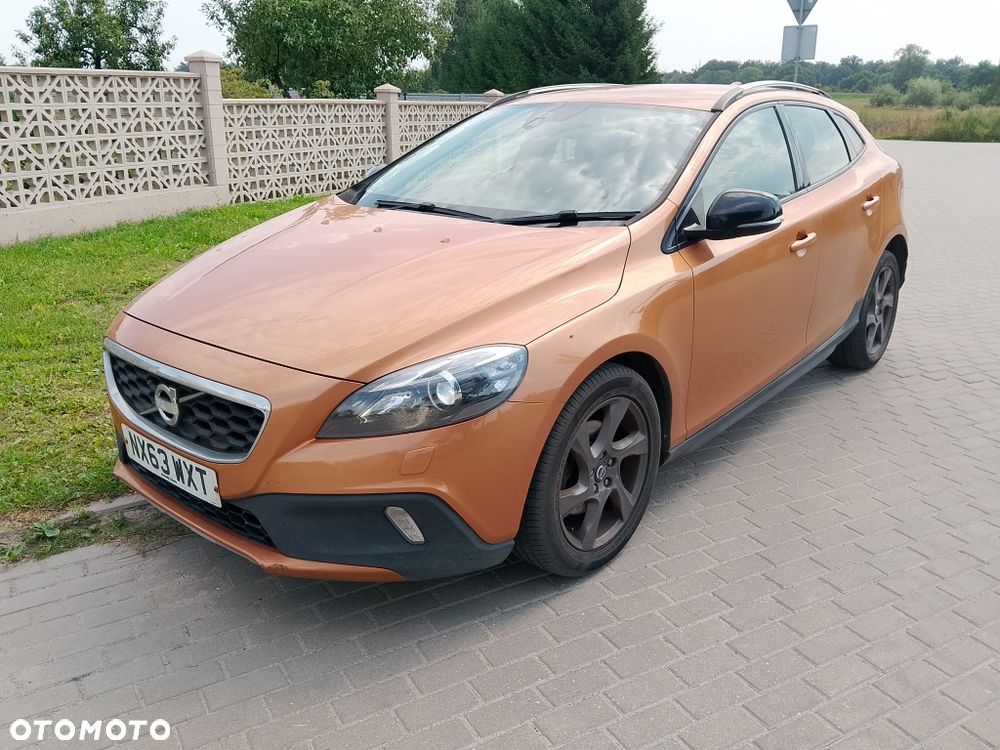 Volvo V40 Cross Country - 1