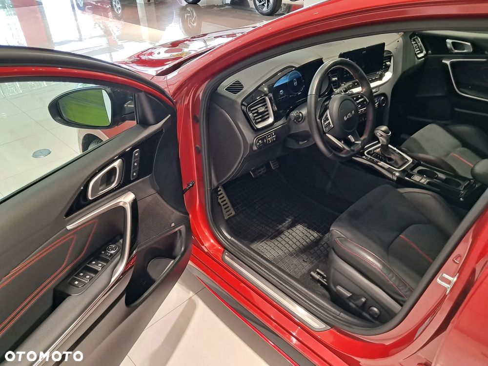 Kia ProCeed - 10