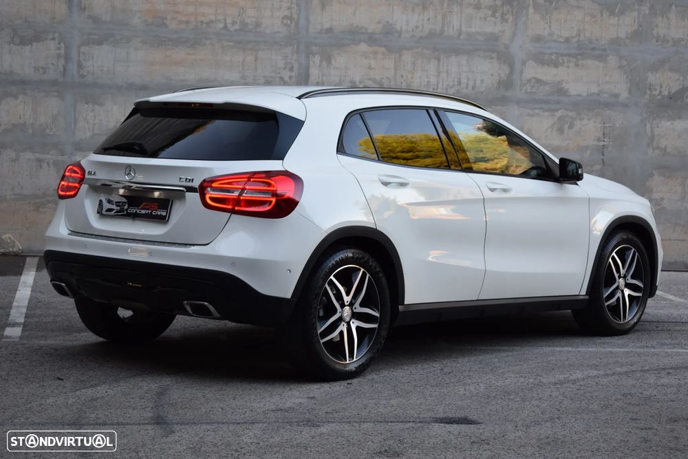 Mercedes-Benz GLA 180 CDI Urban - 2