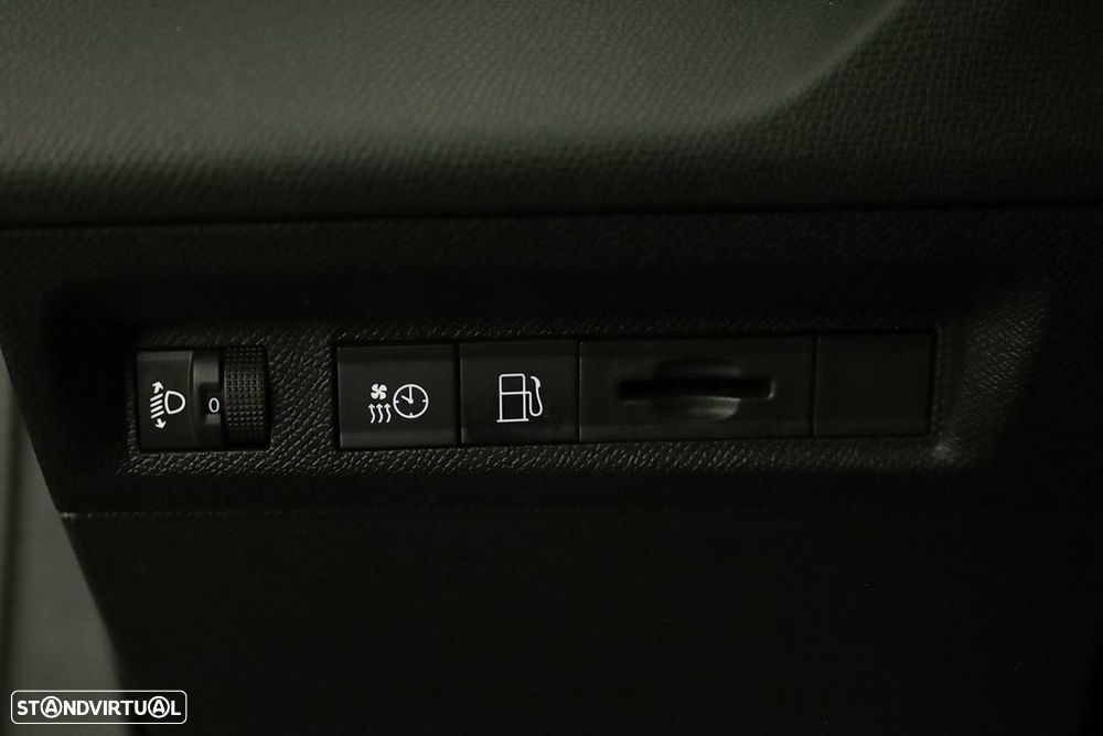 Peugeot 408 1.6 Hybrid Allure e-EAT8 - 20