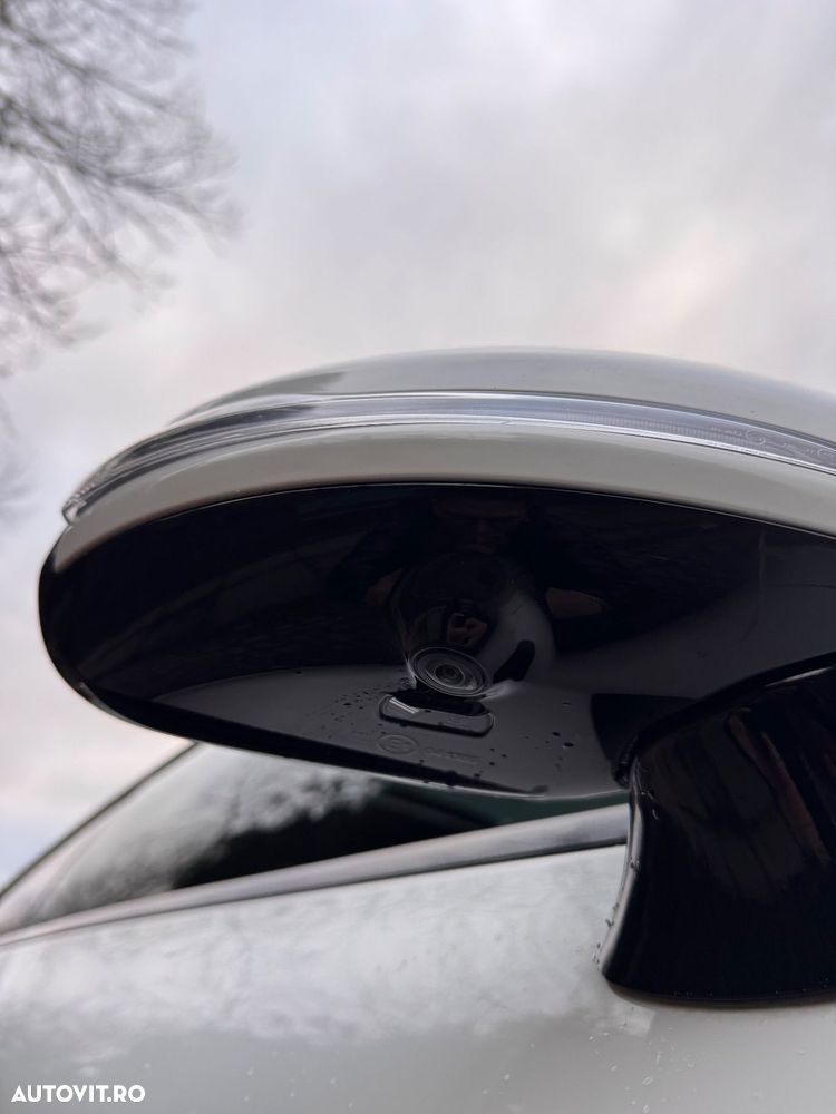 Mercedes-Benz E - 27