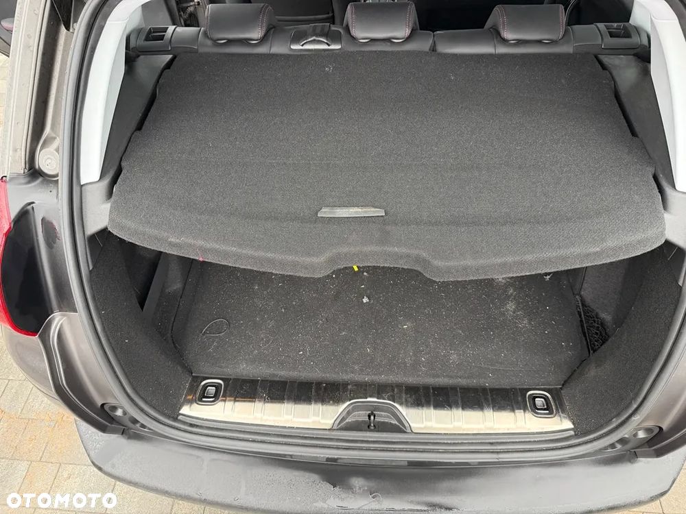 Peugeot 2008 PureTech 130 EAT8 GT - 17