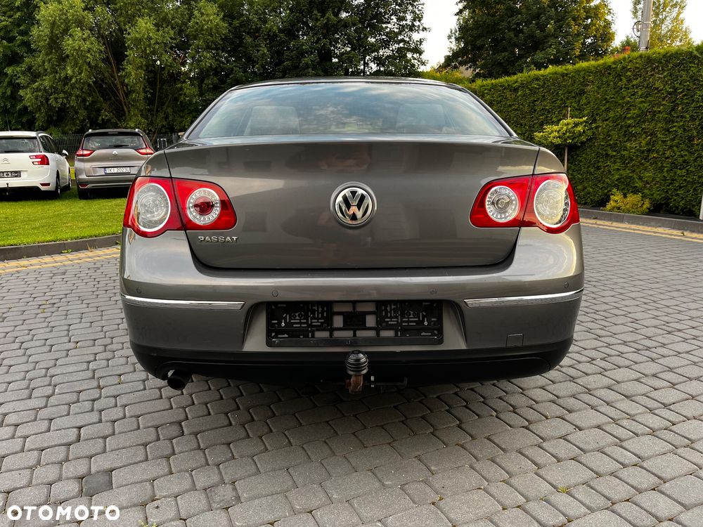 Volkswagen Passat 1.6 Exclusive - 4