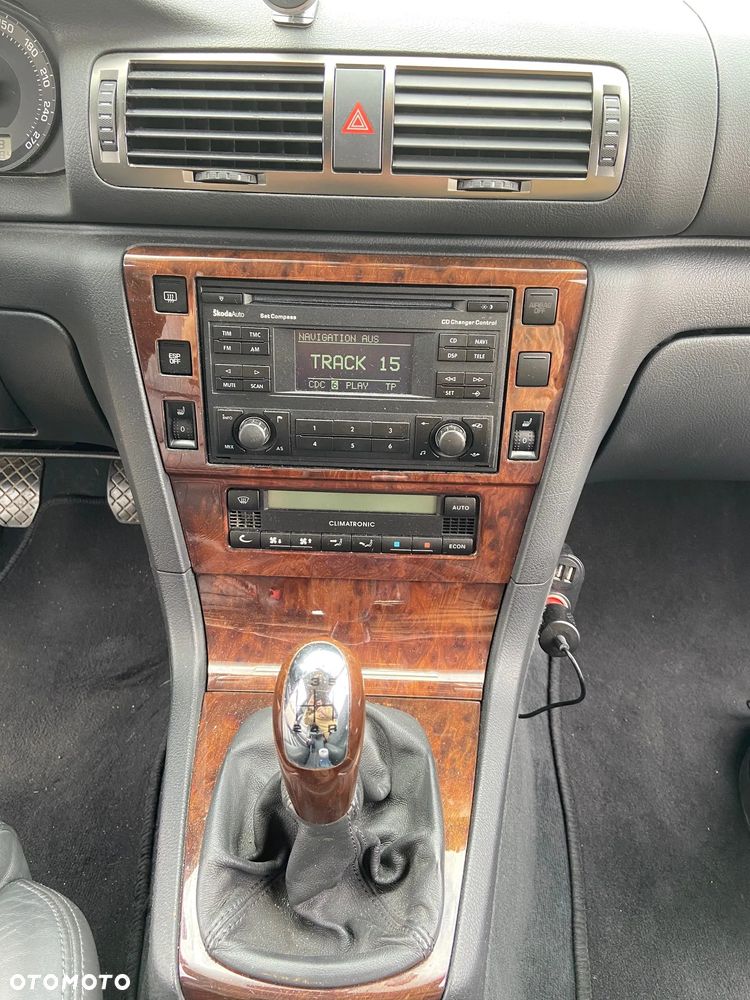 Skoda Superb 2.8 V6 Elegance - 16