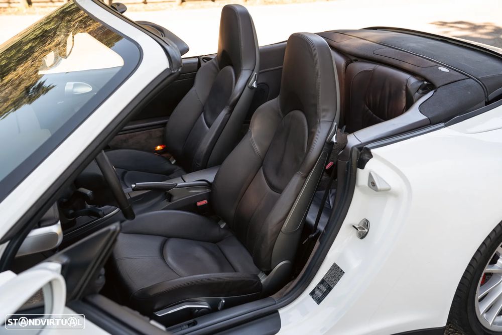 Porsche 911 (997) Carrera 4 S Cabriolet - 44