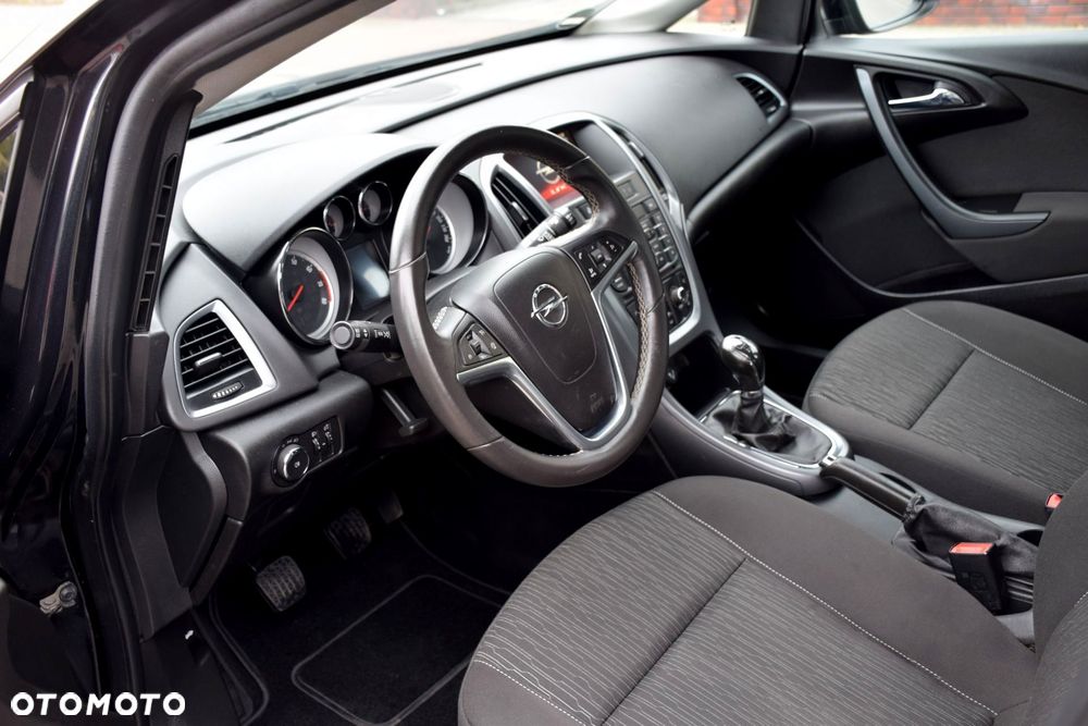 Opel Astra 1.6 Design Edition - 11