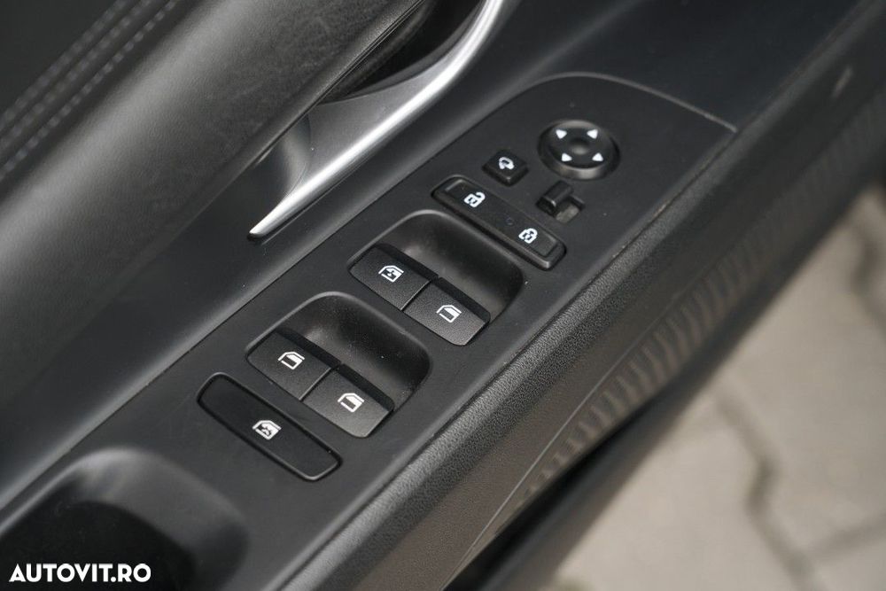 Hyundai Elantra - 32