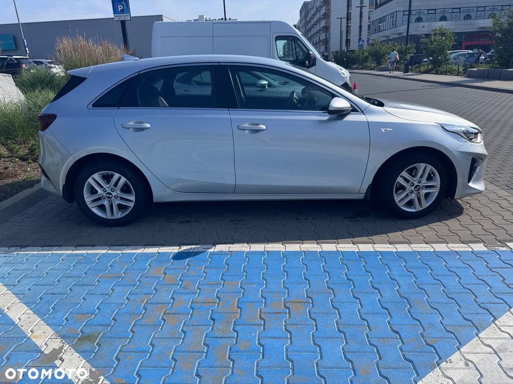 Kia Ceed 1.6 CRDi mHEV M - 4