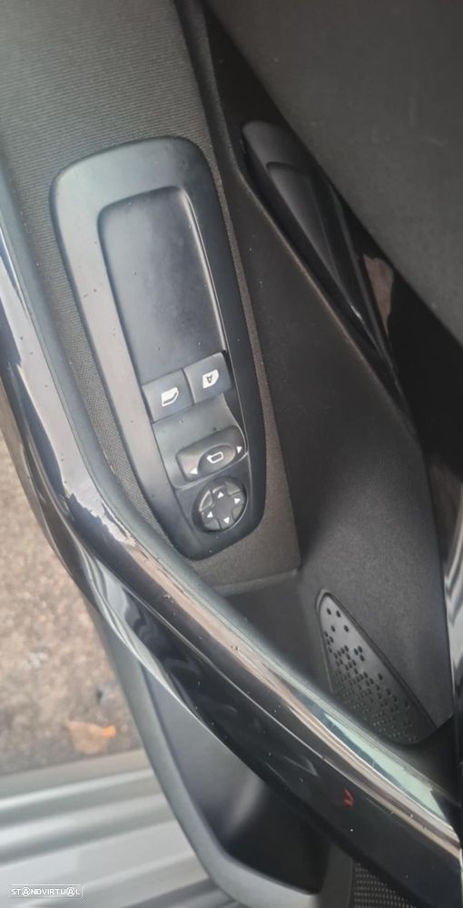 Peugeot 208 1.2 PureTech Access - 20