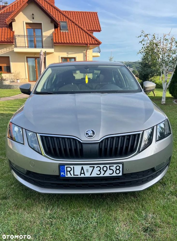 Skoda Octavia 1.6 TDI DSG Ambition - 1